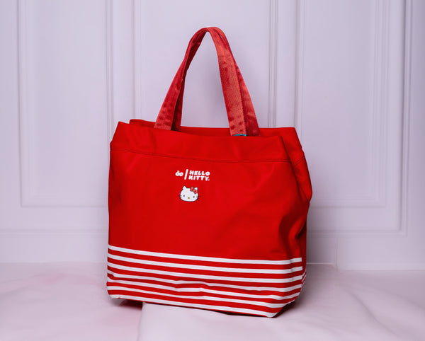 Pañalera Tote Grande Oe x Hello Kitty marca CLOE